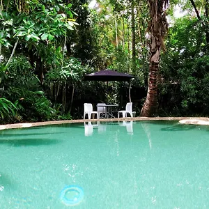 Travellers Paradise , Cairns Australia